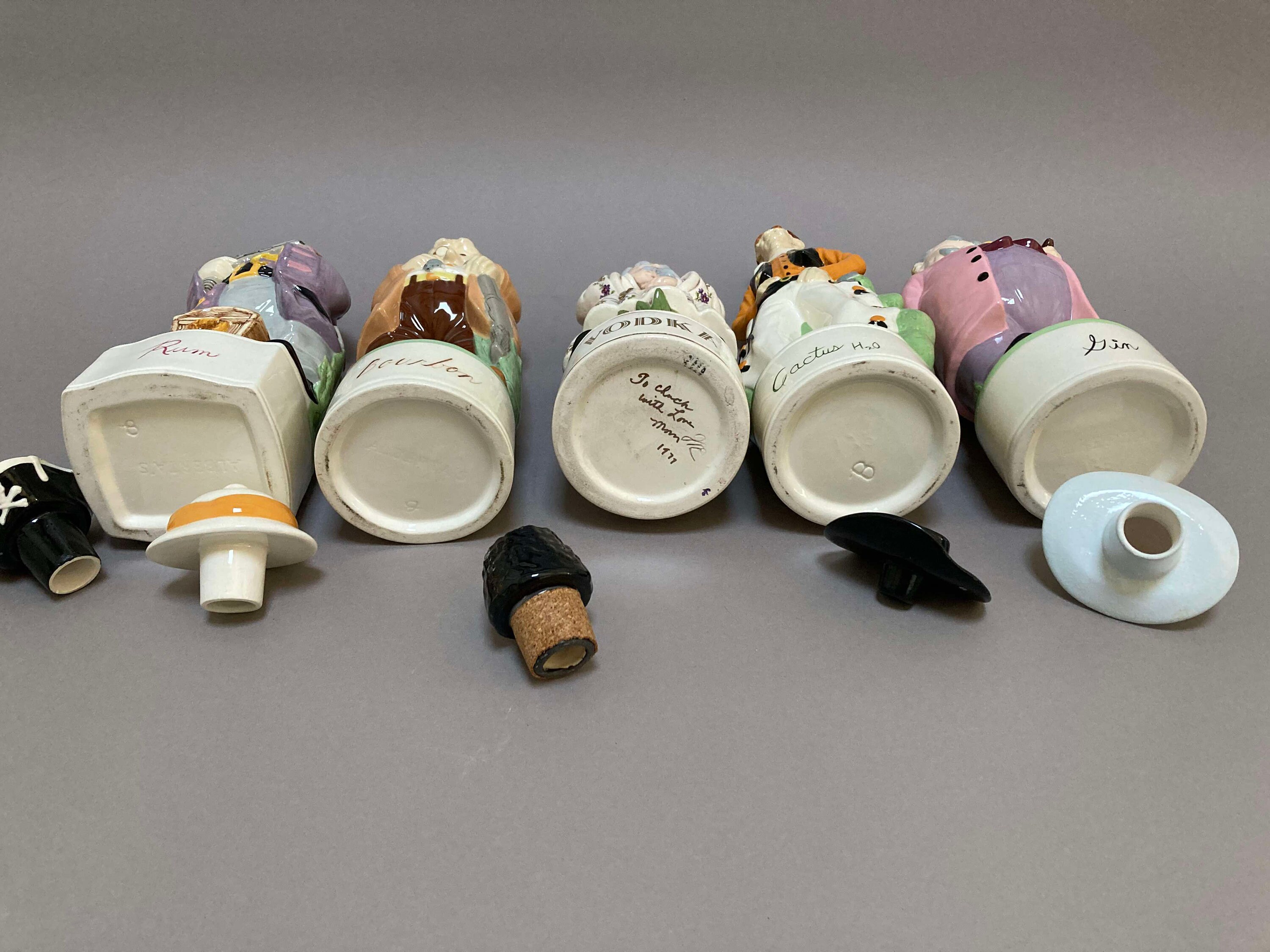 1983年 フック・アップ / コモンウェルス・ディスティラリー　陶器製デカンタ Lot of 5 Vintage Ceramic Figural Decanters, Pirate, Explorer