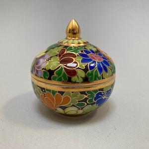 Vintage Hand Painted Porcelain Thai Benjarong Pot / Trinket Box / Incense Jar