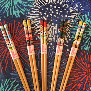 Japanese Lucky Maneki Neko AKA&quot;Welcome Cats&quot; Chopsticks----5 Designs W/ Free Handmade Silk Holder