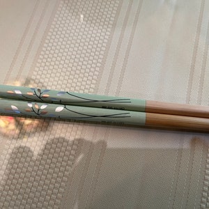 Japanese/ Chinese Green Gold/Silver Leaves  Chopsticks  w/ Free Handmade Silk Holder