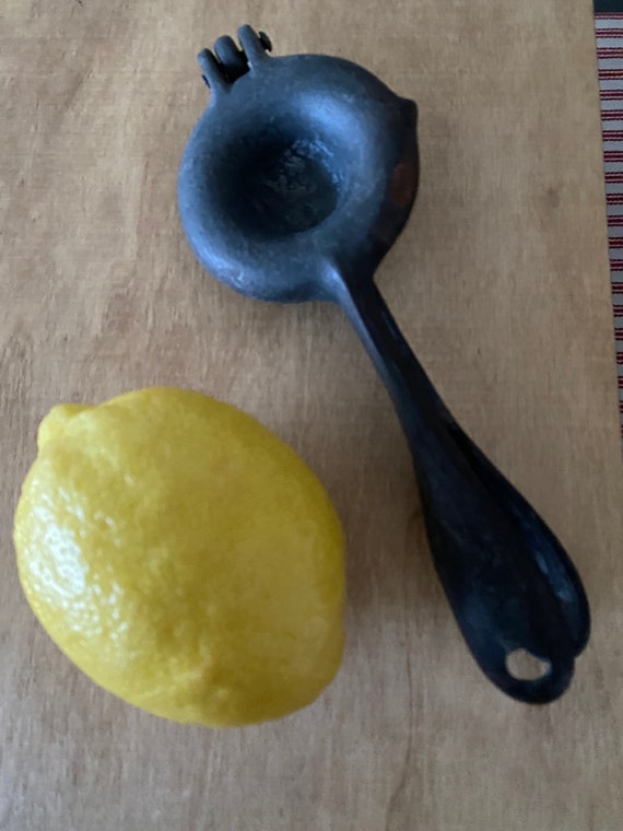 Cast iron juicer hotsell