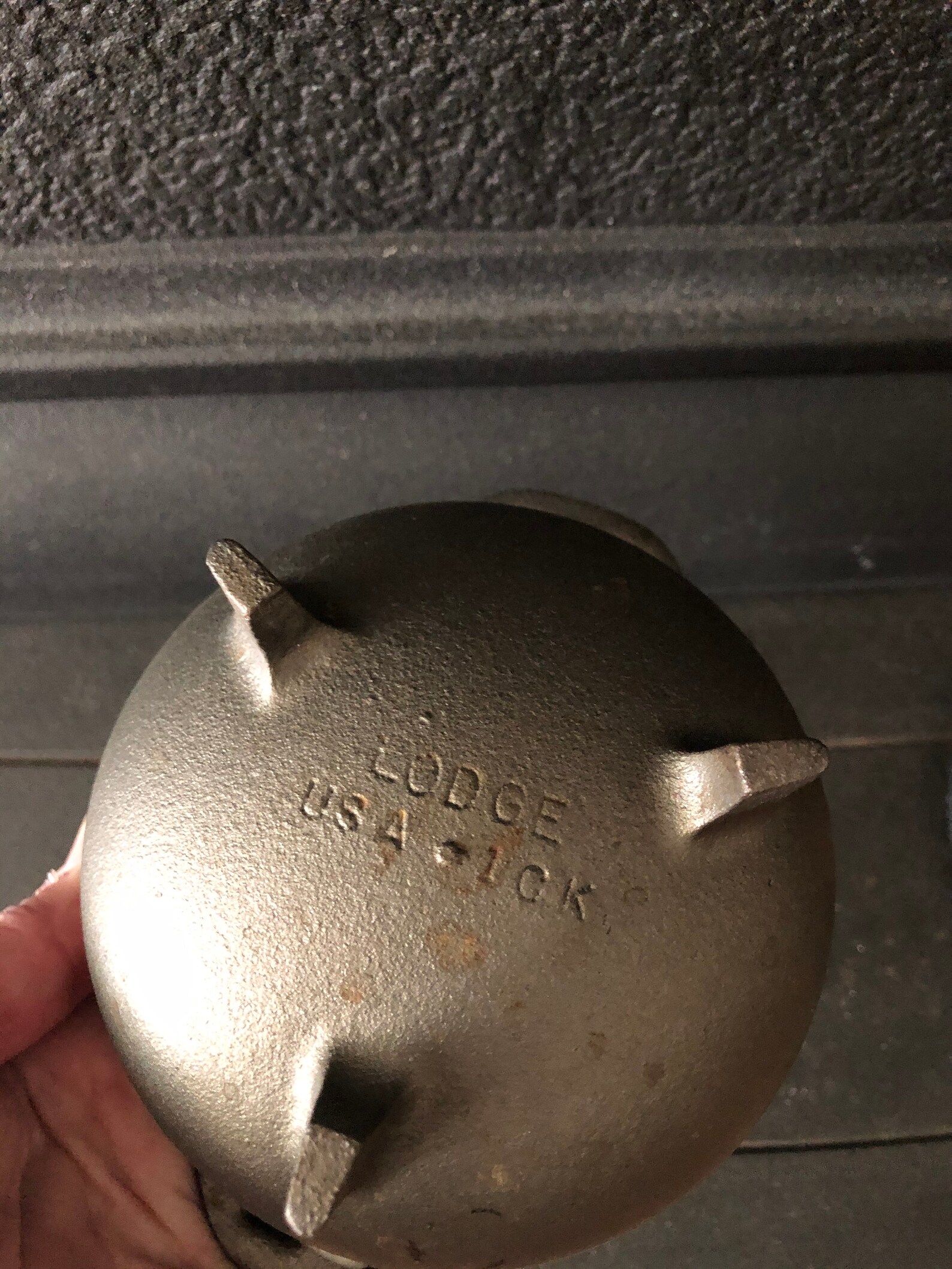 Lodge Cauldron - gb9pyw3