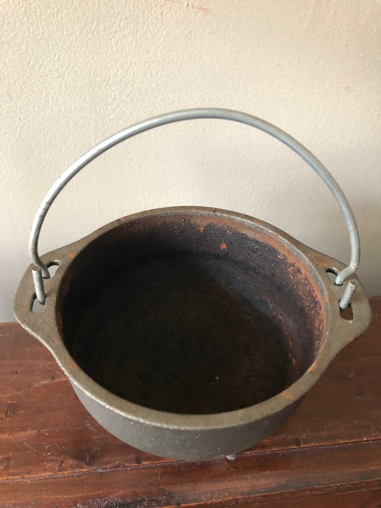 Lodge Cauldron - 4y2b2zu