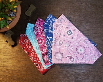 Traditional Dog Bandana Personalized (Over the Collar) - Traditional Bandana Print // Cat Bandana // Gift for pets // Pink, Blue & Red