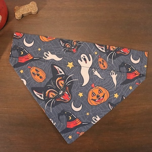 Halloween Dog Bandana Personalized (Over the Collar) - Vintage Inspired Halloween Bandana // Cat Bandana // Cute bandana // Gift for Pets