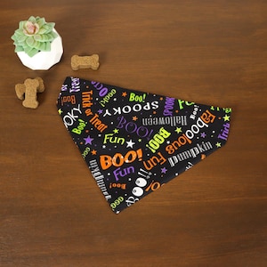 SALE! Halloween Dog Bandana (Over the Collar) - Halloween Phrases Bandana // Halloween Cat Bandana // Spooky Words // Gift for Pets