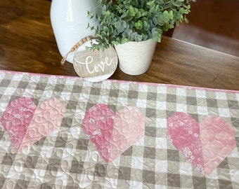 DIGITAL Pattern: Very Gingham Valentine (table runner)