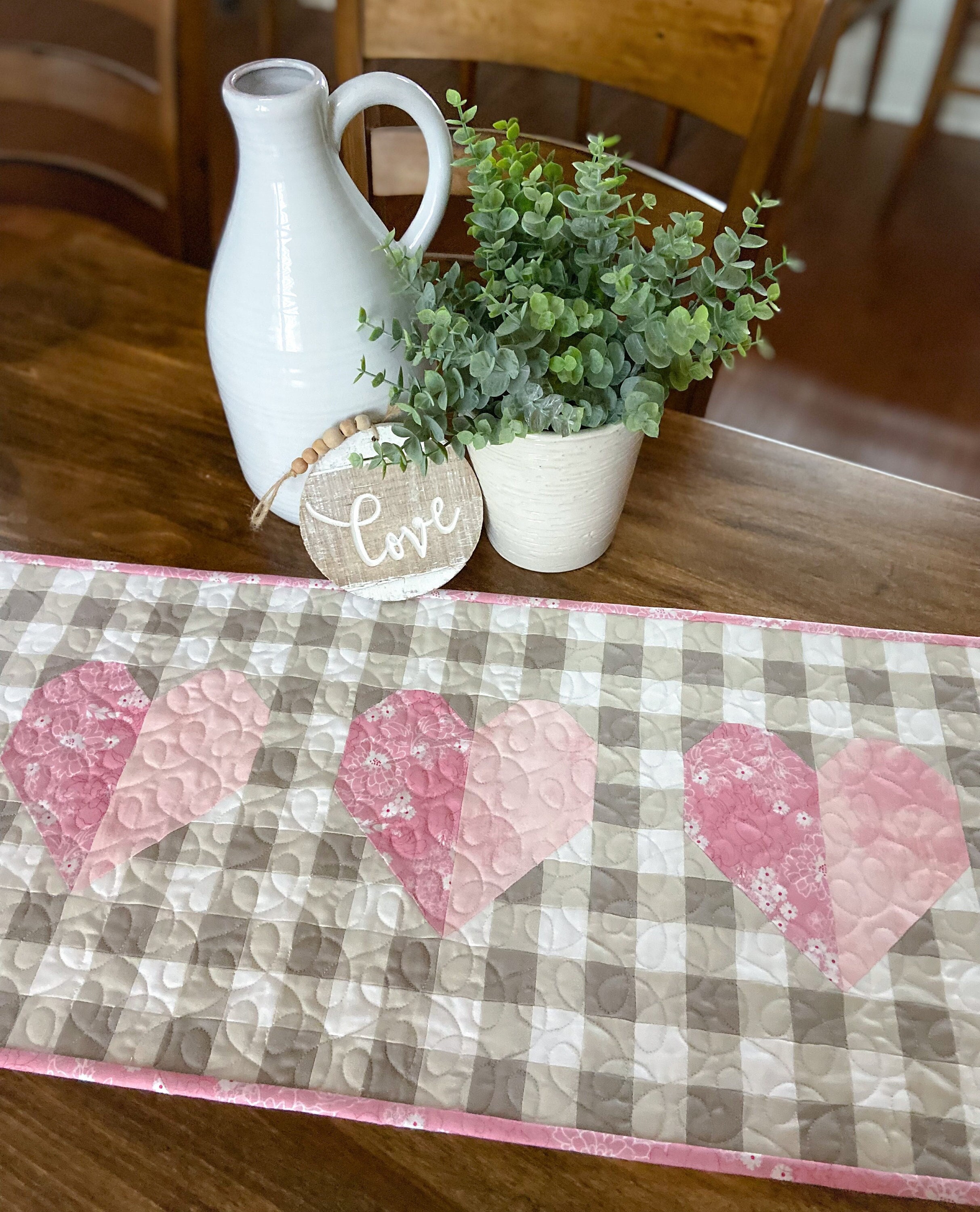 Valentine 2024 table runner