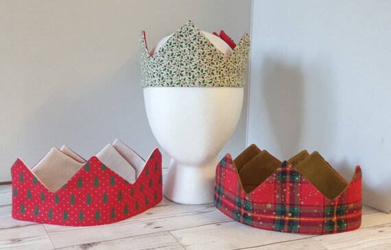 Christmas crown / party hat. Holly , trees traditional prints,cracker ,table decoration eco sustainable,gift, reusable