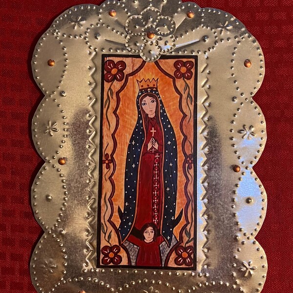 Retablo de Nuestra Señora de Guadalupe, Nuevo México, hojalatería, estaño perforado y cobre. Diseño original de múltiples capas