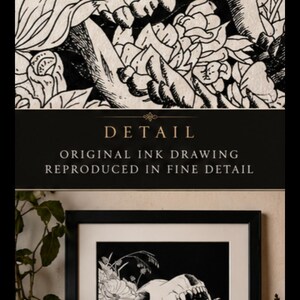 Gotiskt konsttryck med dödskalle och blommor — ”Även en orm kan bita”, signerat 12x12 giclée bild 4