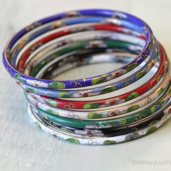 D65/ Set of 7 Vintage Chinese Cloisonné Bangles Assorted Colors Inner diameter about 65mm Packed in a plain white paperboard box