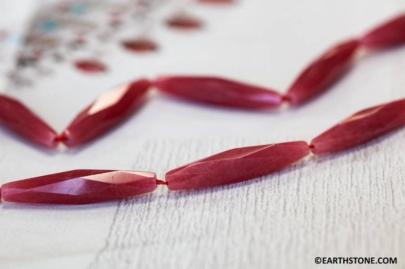M Red Jade 8x35mm Elongated Faceted Oval Rice beads 16 strand Dyed red jade nephrite beads for jewelry making