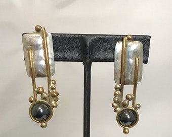 Sterling silver rectangle clip earrings with brass wire accents and champagne bubbles and hematite stone