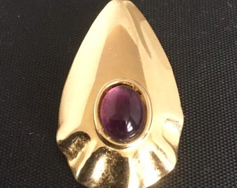 Gold plated brass rain drop pendant with amethyst stone