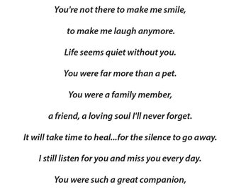 Op de afbeelding: Een gedicht over het verlies van een huisdier, met de tekst "Pawprints left by you". Het gedicht beschrijft het huisdier als een lieve metgezel en een familielid.