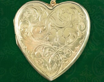 Medallón de corazón floral vintage en oro de 9 quilates