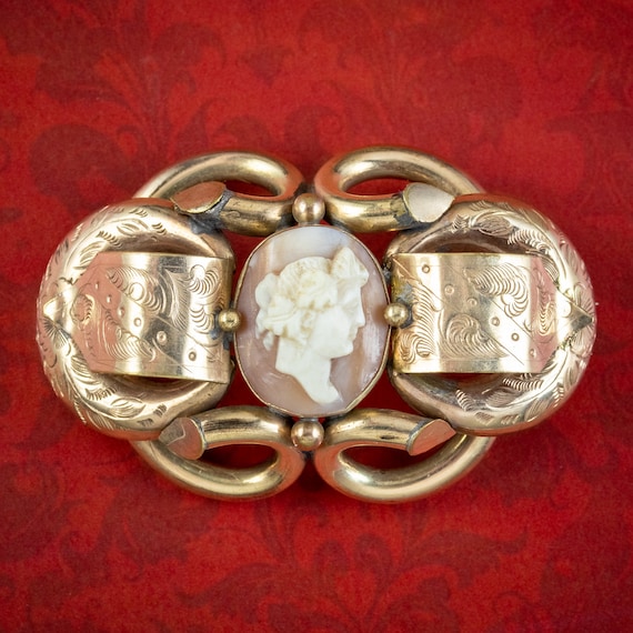 Antique Victorian Cameo Brooch Pinchbeck Gold Gilt - image 1