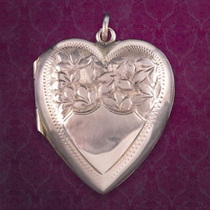 Antique Victorian Ivy Heart Locket 9ct Gold Back And Front