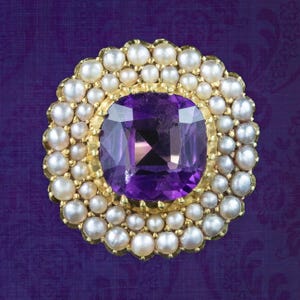 Anillo antiguo victoriano con racimo de perlas y amatista de 4 ct
