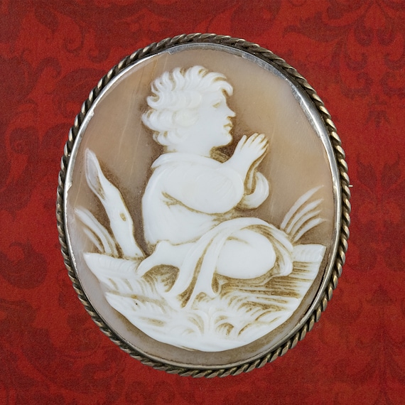 Antique Victorian Bullmouth Shell Cameo Brooch Ci… - image 1