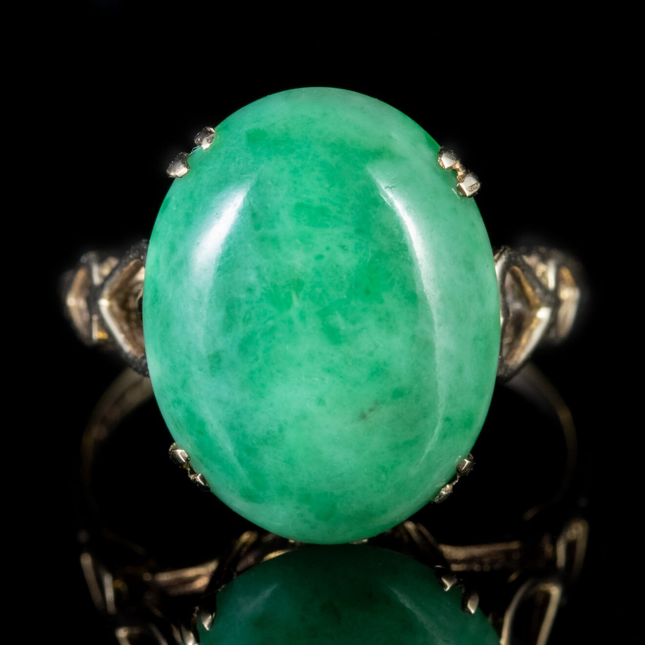 Vintage Jade Ring 9ct Yellow Gold Hearts