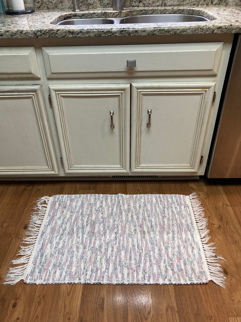Vintage Pastel Rag Rug: Farmhouse Table Mat (37 1/2
