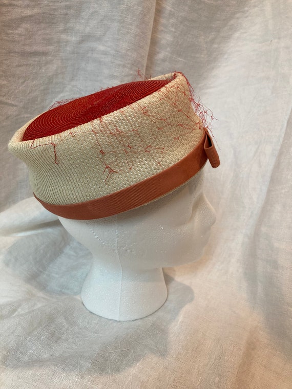 Vintage Coral and White Womans Pill Box Hat with … - image 2