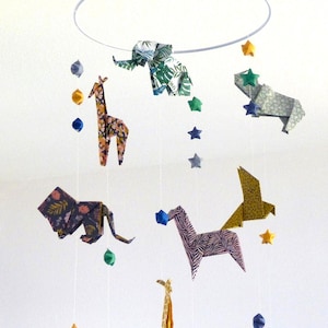 Origami safari baby mobile with animals of the savannah, jungle mobile green, blue, yello, origami jungle decor for nursery and baby crib