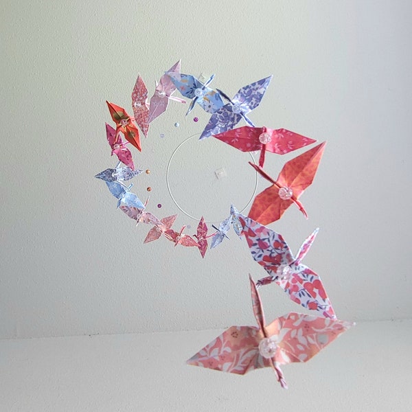 Mobile bébé Origami spirale grues et perles : pervenche, corail, fuchsia, rose, bleu glacier