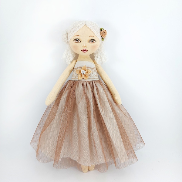 Handgemachte weiße Textilpuppe Kleine Textilprinzessin Puppe, Fee Rag Puppe handgefertigt Kleine weiche Puppe, Tilda