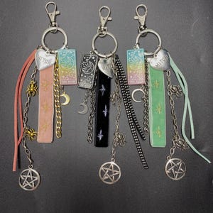 Llavero de bruja con dije gótico para bolso, carta del Tarot de la Luna