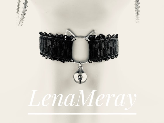 bulky costume jewelry