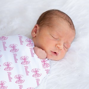 Bow Swaddle, Baby Girl Swaddle, Personalized Swaddle Blanket Girl, Custom Swaddle Blanket, Newborn Swaddle, Customized Blanket, Nursery