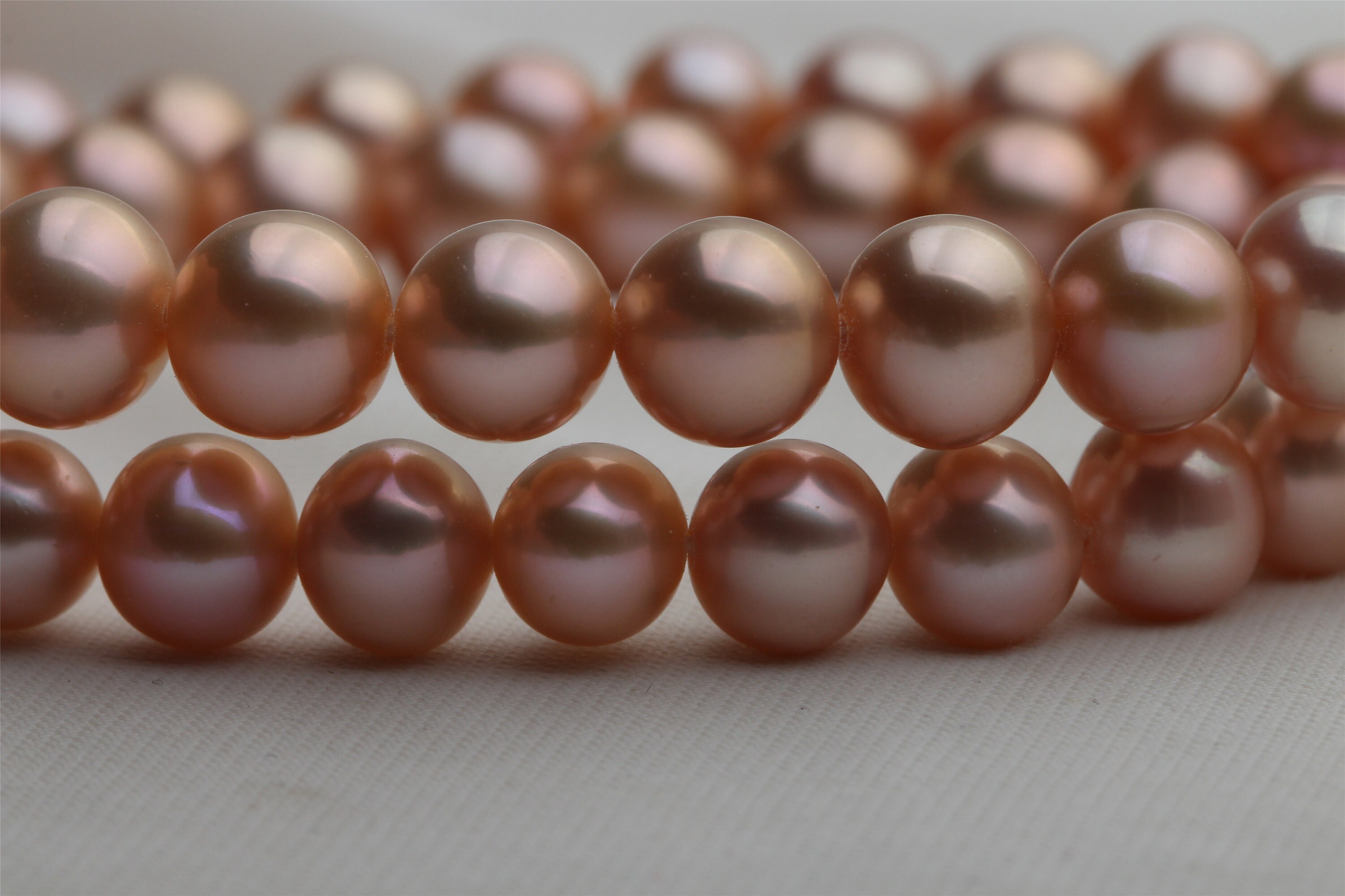 9.5mm Freshwater Cultured Pearl Necklace In 14K Gold