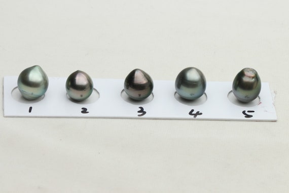 Perle De Tahiti Ronde Noire Arc-en-ciel – Naturelle, 9,00 Mm, Mer Du Sud, Japon (neuve)