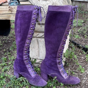 Rare Vintage 1960s Purple Suede Lace Front GoGo Boots size 6.5/7