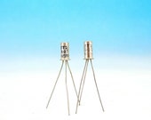 2x GT2307 ГТ2307 Electrically Matched Pair Germanium PNP Transistors Fuzz Face Pedal Effect Metal Case Art Project SFT307 OC44N, 2N2614
