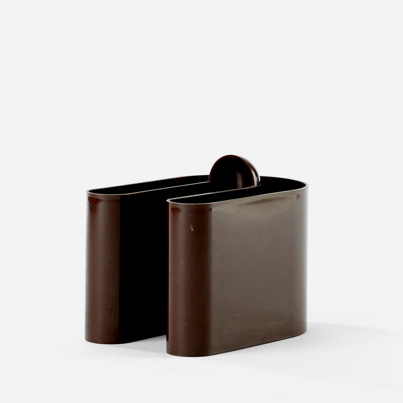 Brown plastic magazine holder designed by Rodolfo Bonetto image 2