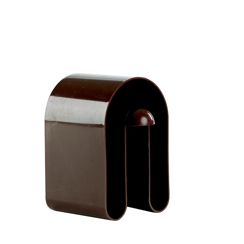 Brown plastic magazine holder designed by Rodolfo Bonetto image 3