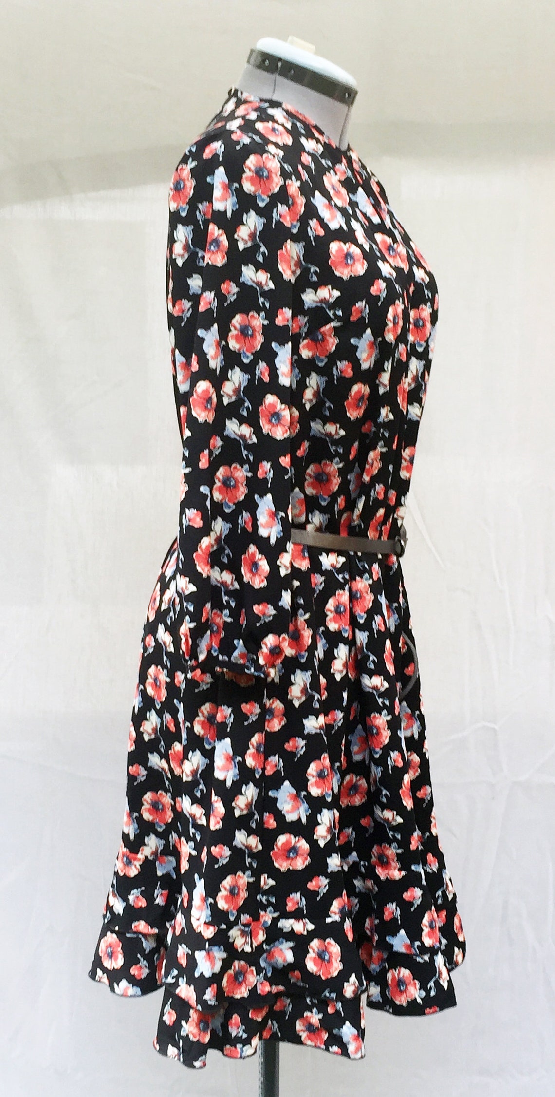 Black and Red Floral Dress balck and Red Flowers Dress Hand - Etsy Sweden
