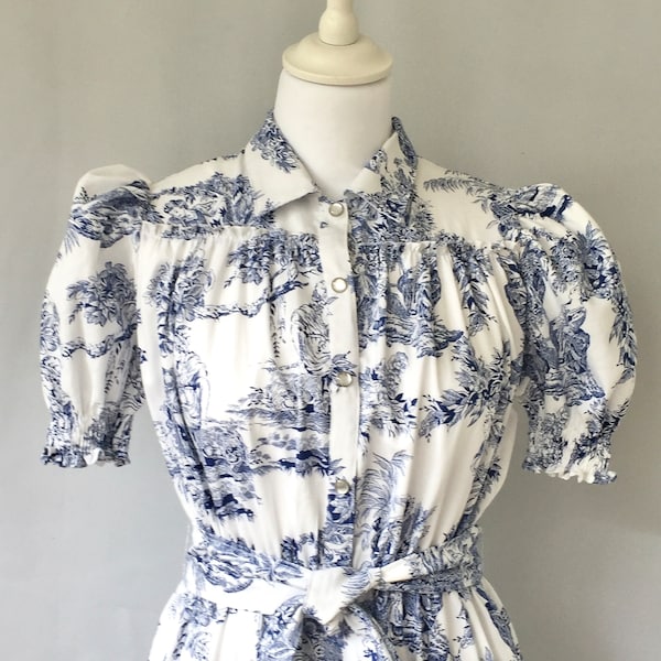 Robe midi en toile de jouy bleu marine et blanc