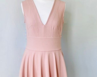 Vestido midi rosa empolvado