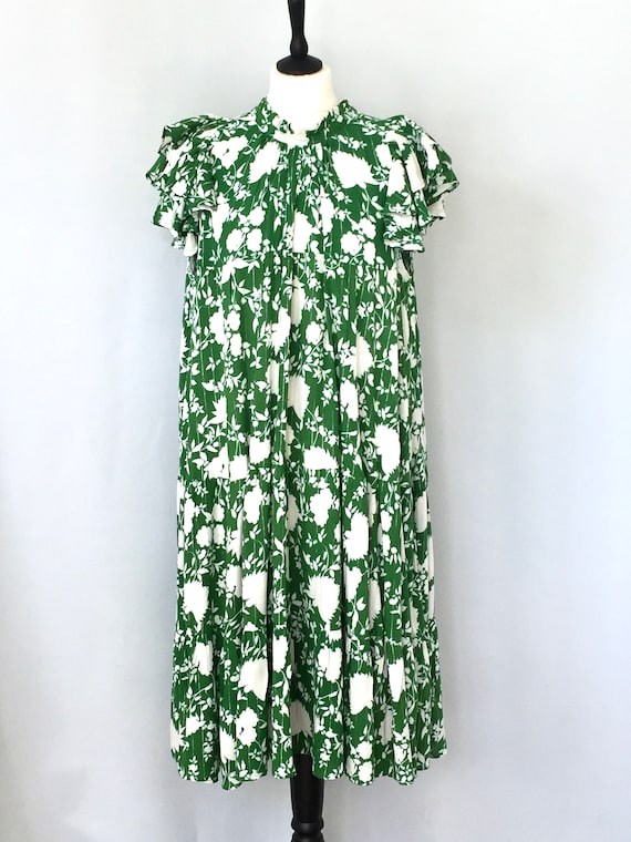 Groene jurk bedrukt met witte bloemen jurk met ruches jurk met korte mouwen handgemaakt gemaakt in Frankrijk Etsy Nederland