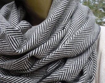 Men's Herringbone Stripe Scarf - True Black/Odyssey Grey - Ben Sherman