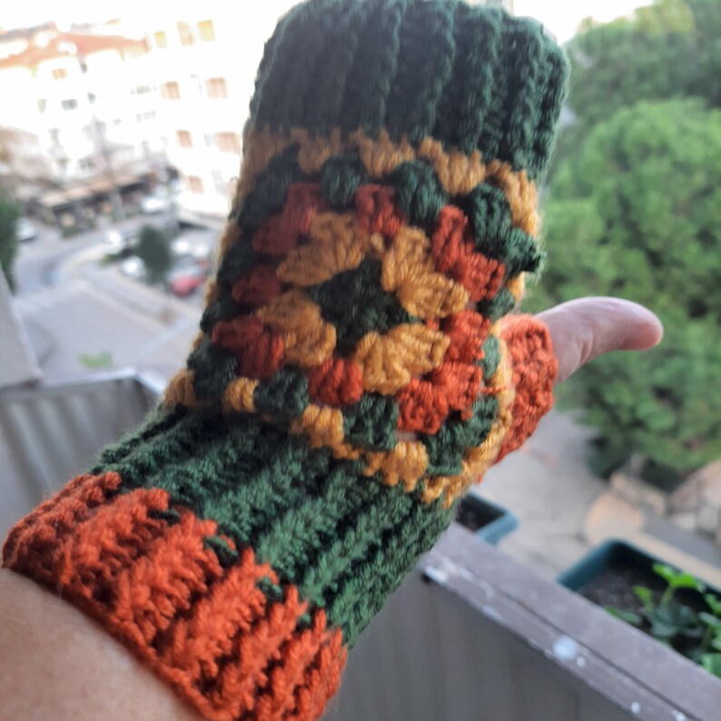 Granny Square Afgan Scarf, Granny Square Crochet Retro Scarf Gloves set, Retro Scarf Fingerless Gloves, Knit Muffler, gift for her zdjęcie 7