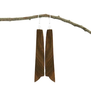 Dunkel braun Mahagoni Holz Anhänger Ohrringe Sterling Silber Ohrhaken Eco Leicht Gewicht Bio Charme natürliche zeitgenössische handgefertigte Schmuck