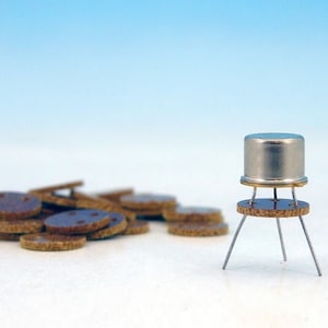 200x TO-1 TO-5 TO-18 To-39 Transistor Military Bakelite / Textolite Heat Sink Insulators / Steampunk Art Project Decoration Part