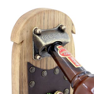 Wall Mounted Genuine Leather Walnut Wood Handcrafted Beer Bottle Cap Opener Magnet Board Bar Kitchen Man Cave Decor Drinking Accessory