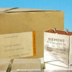 2 X Siemens Capacitors matched pair glatt IA B41641-A9256-R 25uF 100V Al- Elko